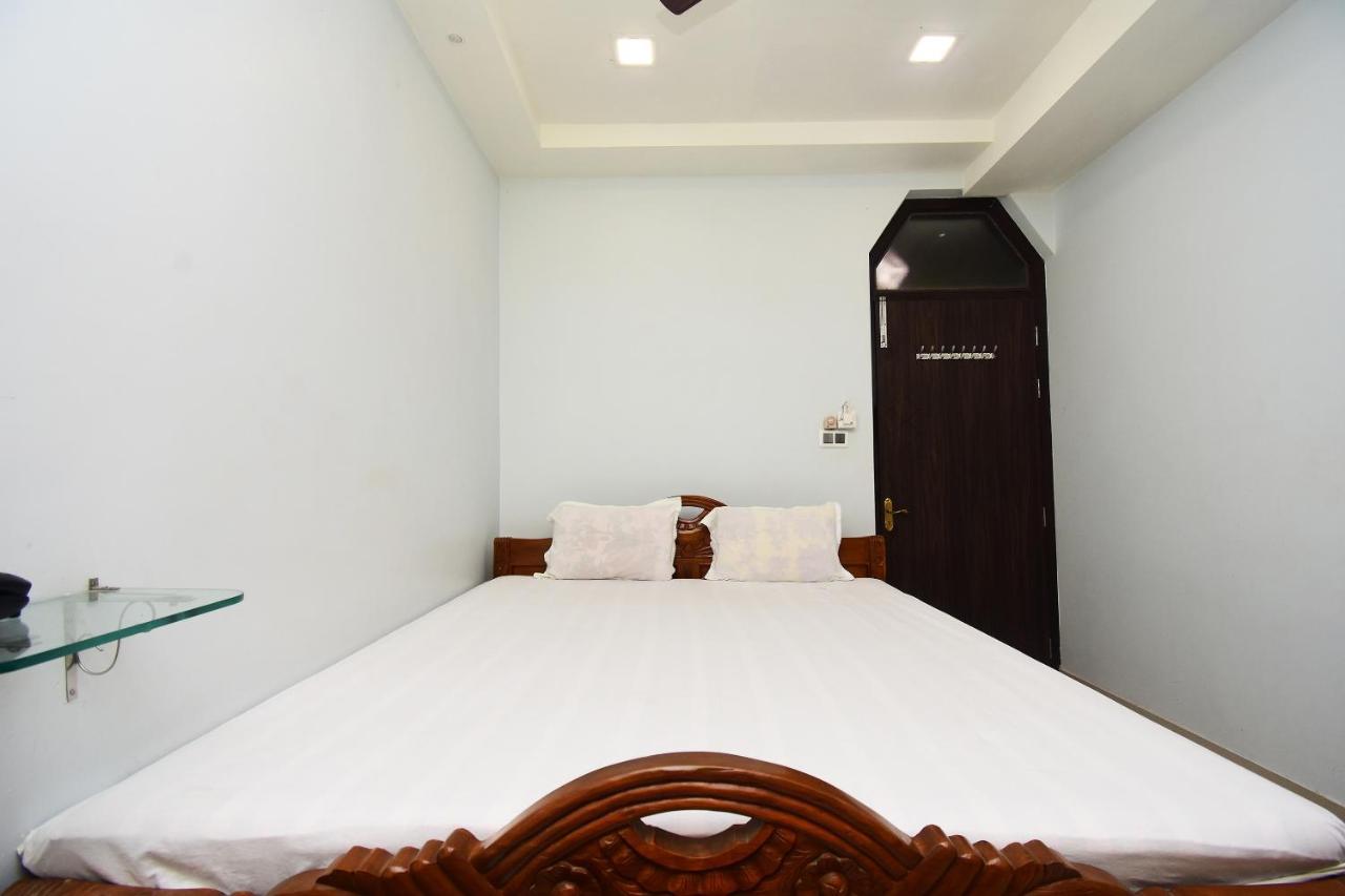 ホテル Spot On 45344 Loknath Tower Spot Krishnanagar エクステリア 写真